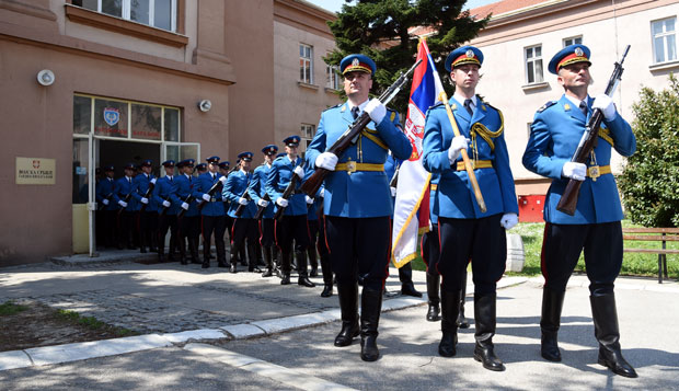 „НОВОСТИ” СА ГАРДИСТИМА: Плави строј је највиша почаст Србије